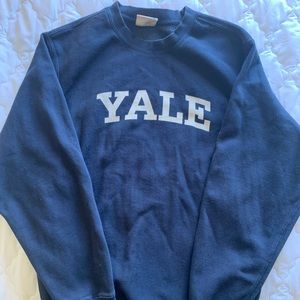 YALE navy blue crew neck